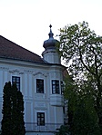 Az egyik hengeres fiatorony