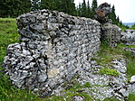 Az Árpád-vonal megmaradt betonbunkere a Rotunda-hágón