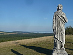 kilátás szoborral