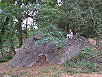 Kislány- nagy kövön