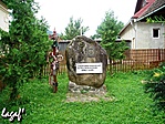 Áprily-emlékmű a kertben