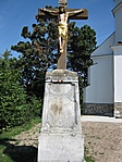 Kereszt a kápolnánál