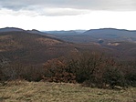 Lábunk előtt hever a világ