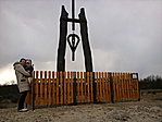 Emlékmű fagyoskodókkal