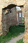 A falnál
