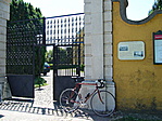 Bicó a kapuban