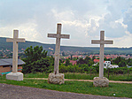 A keresztek mögött Nagykovácsi