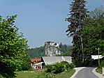 A Vár a Selo pri Bledu-ba vezető útról
