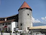 Vártorony, étteremmel, havas hegycsúccsal :)