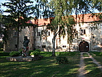 Főbejárat