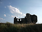 Gólyák a várfalon