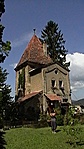 A templom szomszédságában