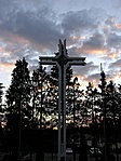 feszület a fellegekkel
