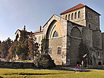 Vár