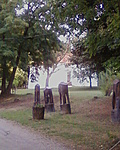A kapuból fényképezve