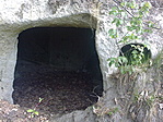 sziklába vájva
