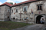 Vár