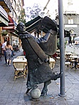 Hofi Géza szobra