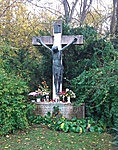 A temetőben