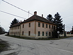 Laktanya üresen-árván
