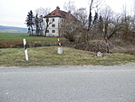 labanc laktanya határkővel-oszloppal