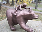 Medve szobor (3)