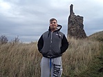 A láda mellett