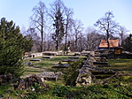 A Pálos kolostor és templom romjai