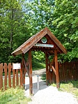 bejárat a parkolóból