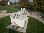 Három