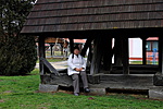 Harangláb szoknyája alatt.-1
