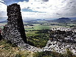 Vár állott