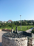 Király randi más szemszögből, háttérben a palotával