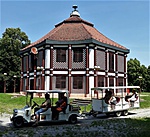 A "bagatell" pavilon