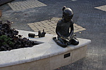 Játszó gyerekek(ből az egyik)