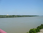 Túloldalt Dunaújváros