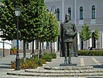 III. Béla szobra