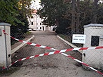 kapubejárat lezárva