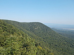 Panoráma az esőház közelében lévő kilátószikláról