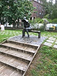 A Tisza túlpartján egy kedves kis szobor
