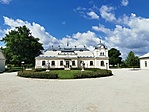A főkapu felől