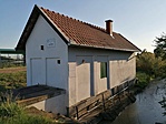Ki van írva: fürödni tilos! (nekem nem jutott volna eszembe)