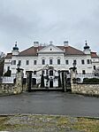 Közelről
