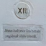 XIII. stáció felirata