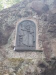 Az emlékműnél