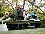 Timike, Gabi, Peti, anya és apa, meg a nagyszülők <A HREF="http://www.geocaching.hu/users.geo?id=12209">páros</A>a